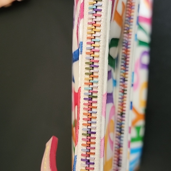 Dooney & Bourke Retro Rainbow Grafica Adjustable Strap Crossbody Bag NWOT - Picture 7 of 16